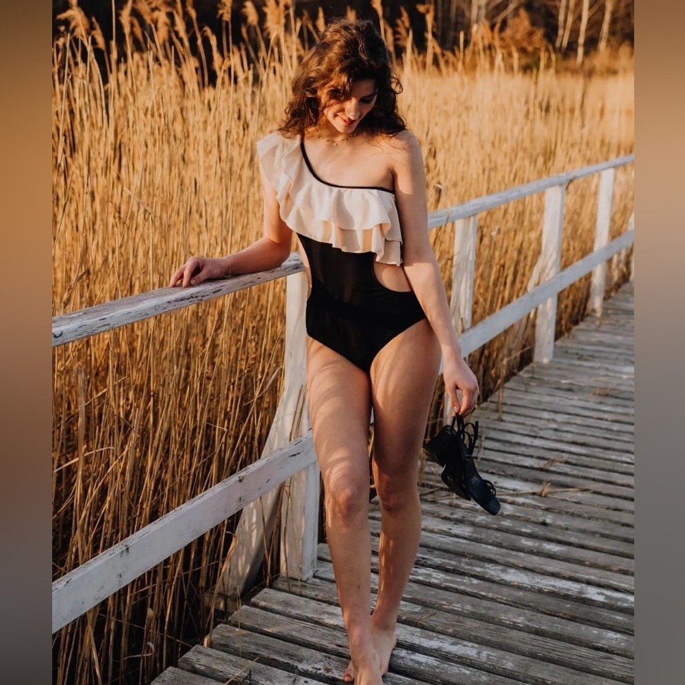 NWT ONE-SHOULDER TIERED RUFFLE OPEN BACK SWIMSUIT CHICWISH SIZE S